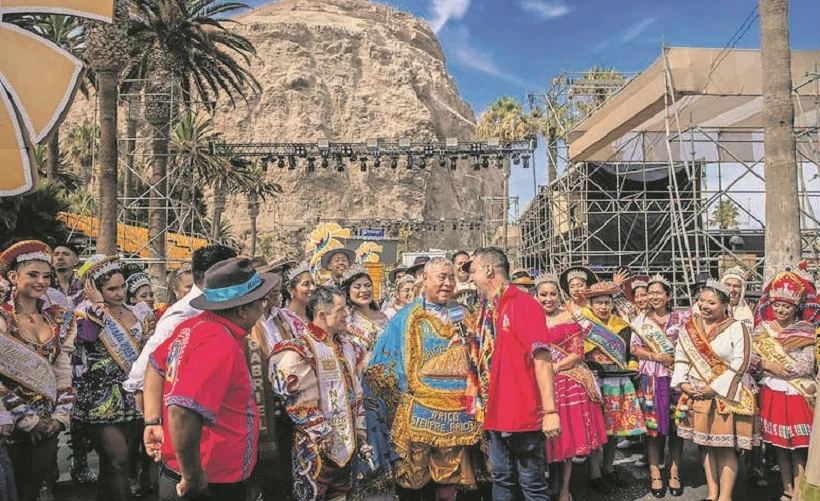 Arica se tomó la pantalla de TVN: el Carnaval con la Fuerza del Sol arrancó en vivo desde el Morro 🌞🎭📺